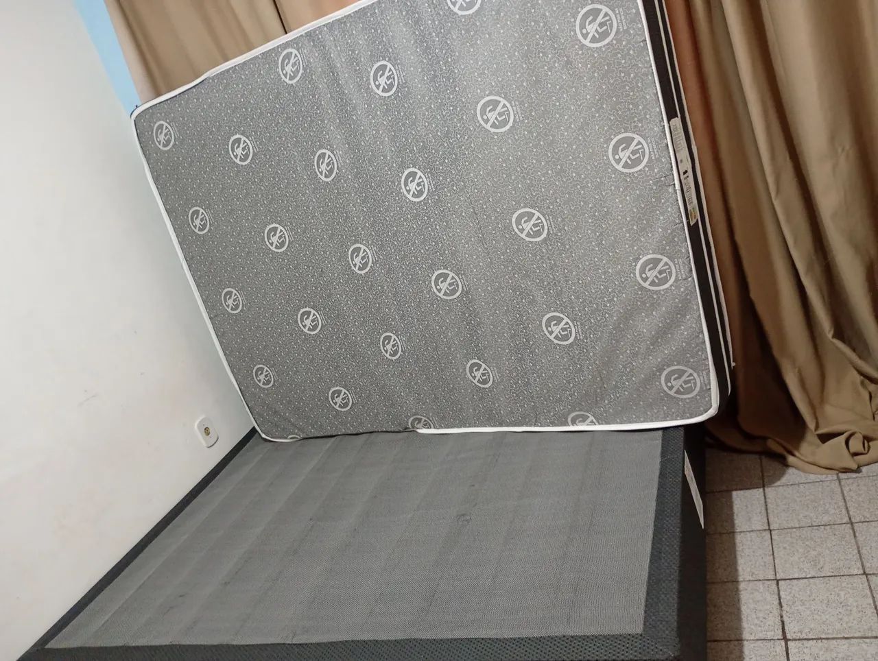 Vendo essa cama Box de casal 
