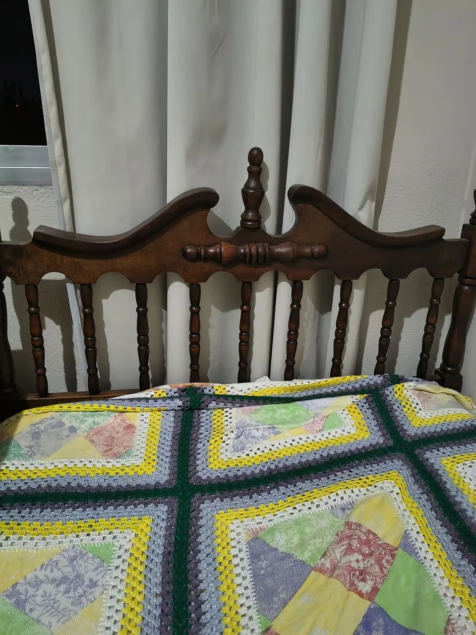 Cama de madeira para solteiro 