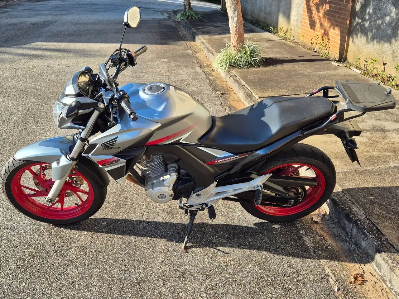 Vendo CB 250f 2018 - Foto 2