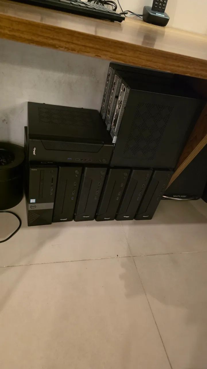 Onze 11 Computadores Desktop Mini ATX