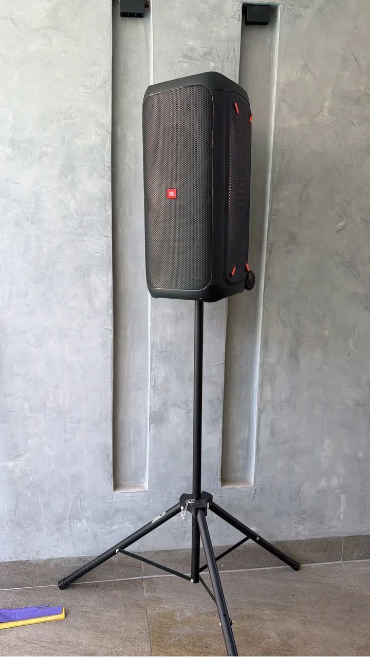 Caixa de som JBL 310 