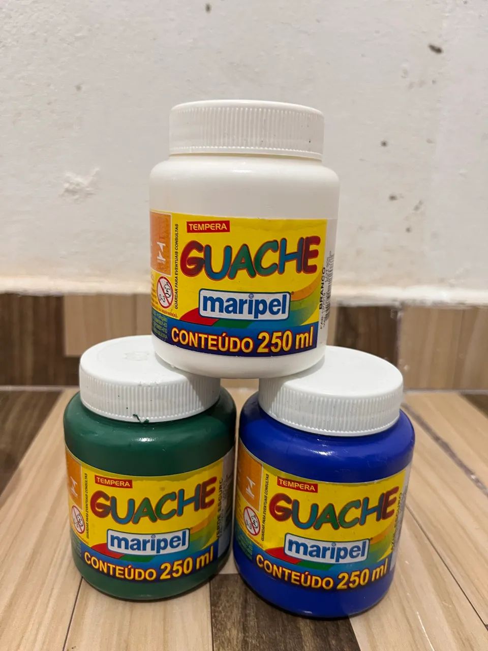 Kit com 6 tintas guache 