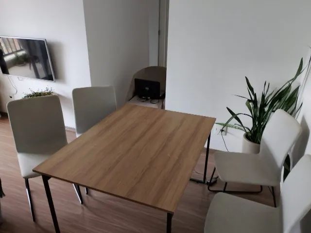 MESA DE JANTAR  COM 4 CADEIRAS