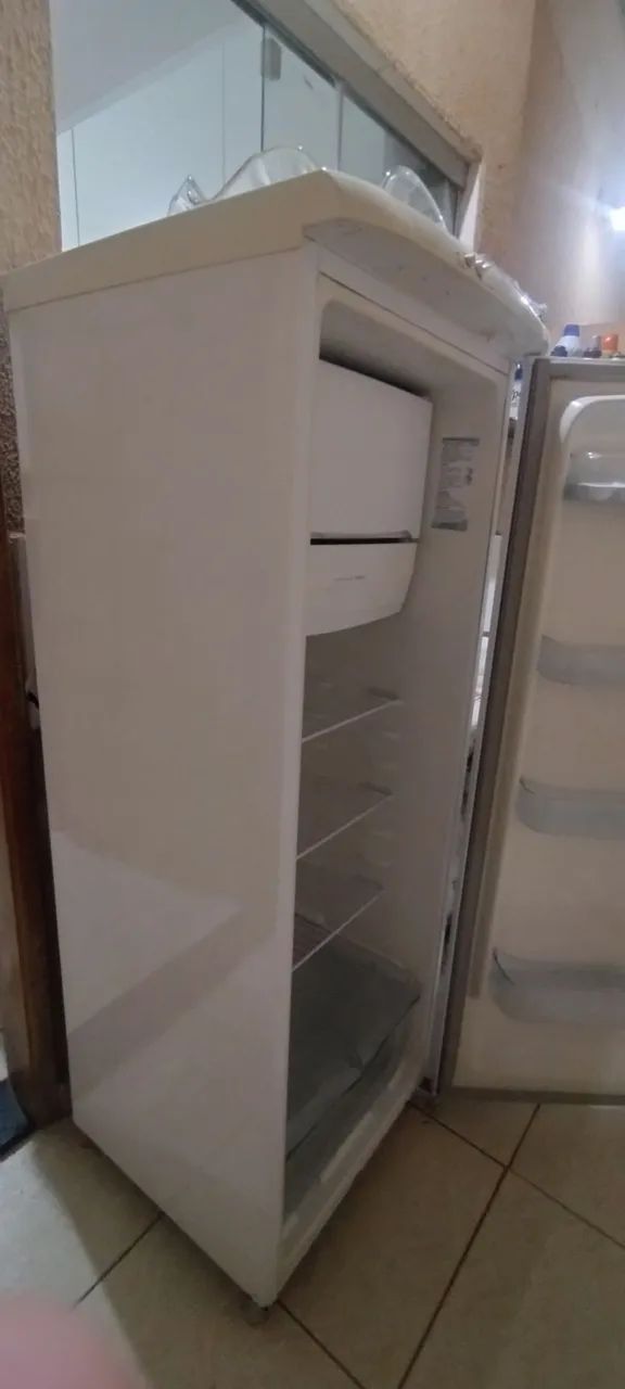Geladeira Eletrolux 280 litros - Foto 3