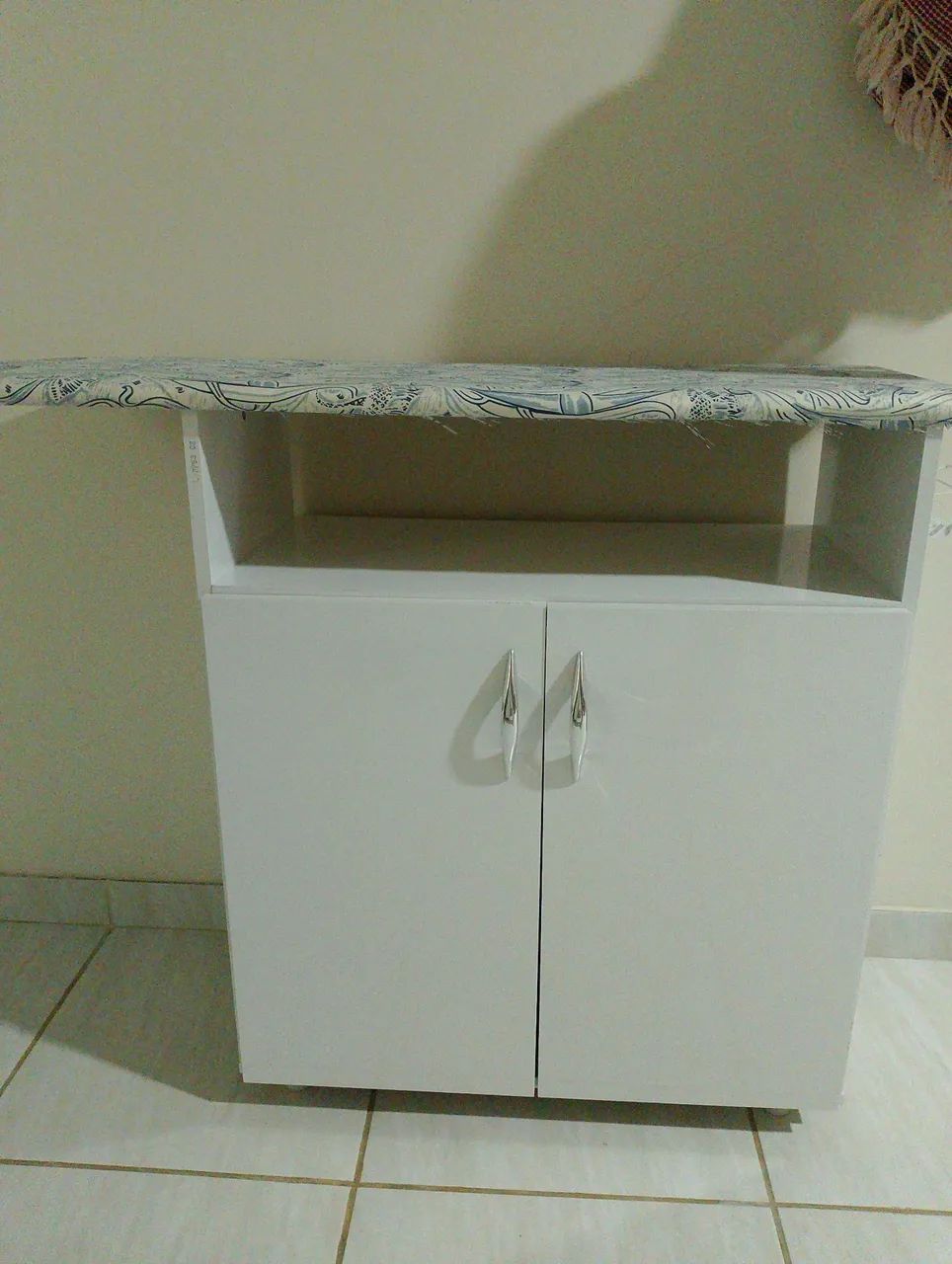 Armário e tábua de passar 