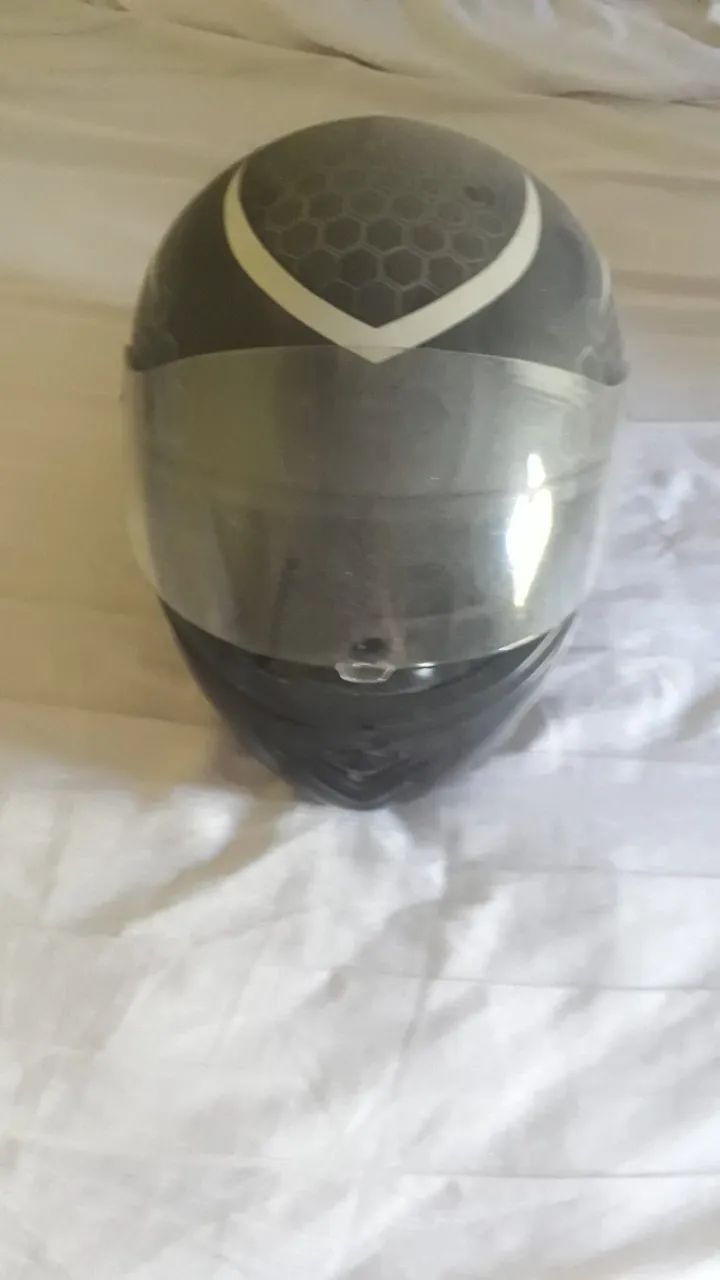 Capacete preto