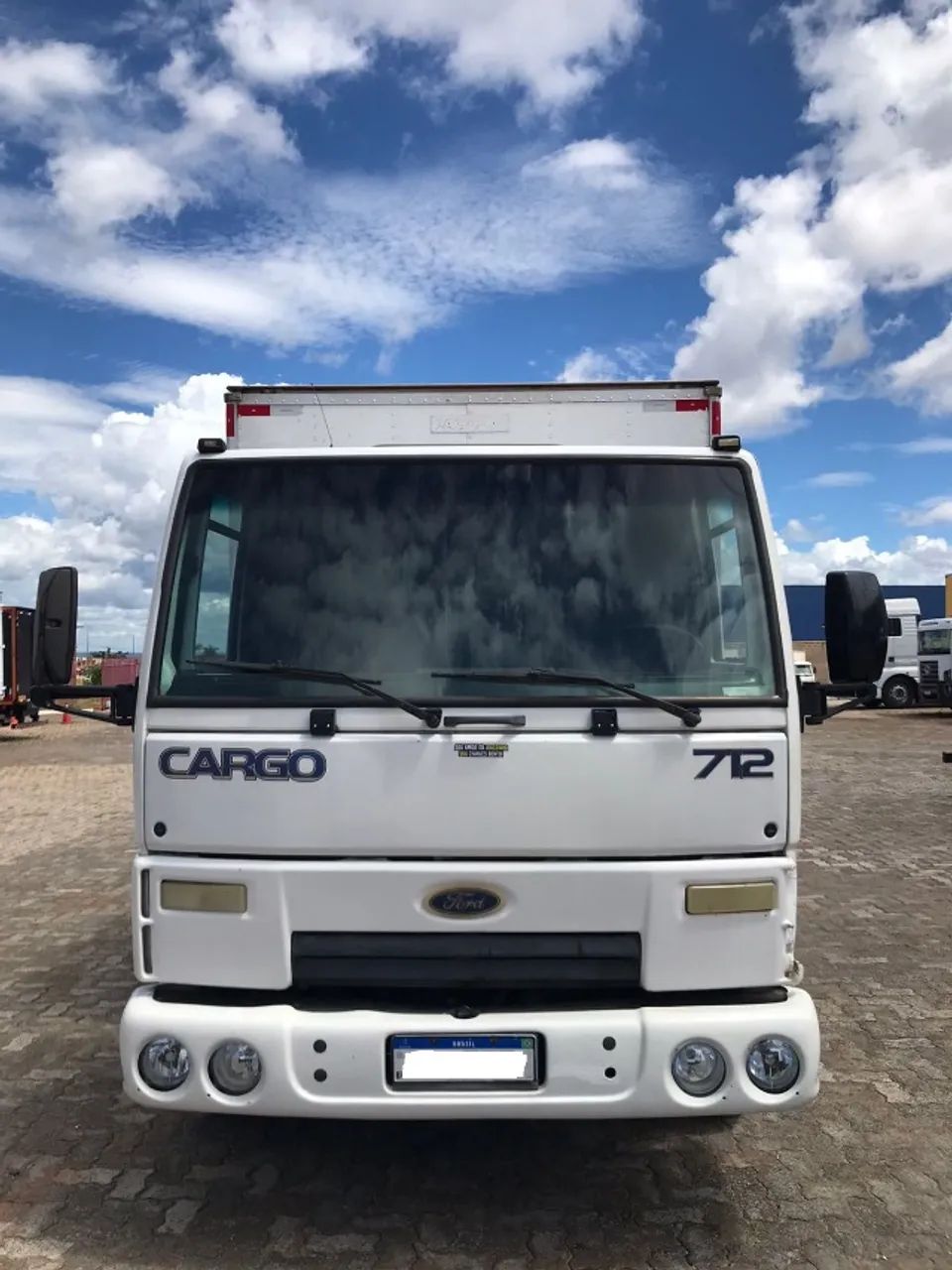 FORD CARGO 712 2011/2012 COM BAÚ. - Foto 2
