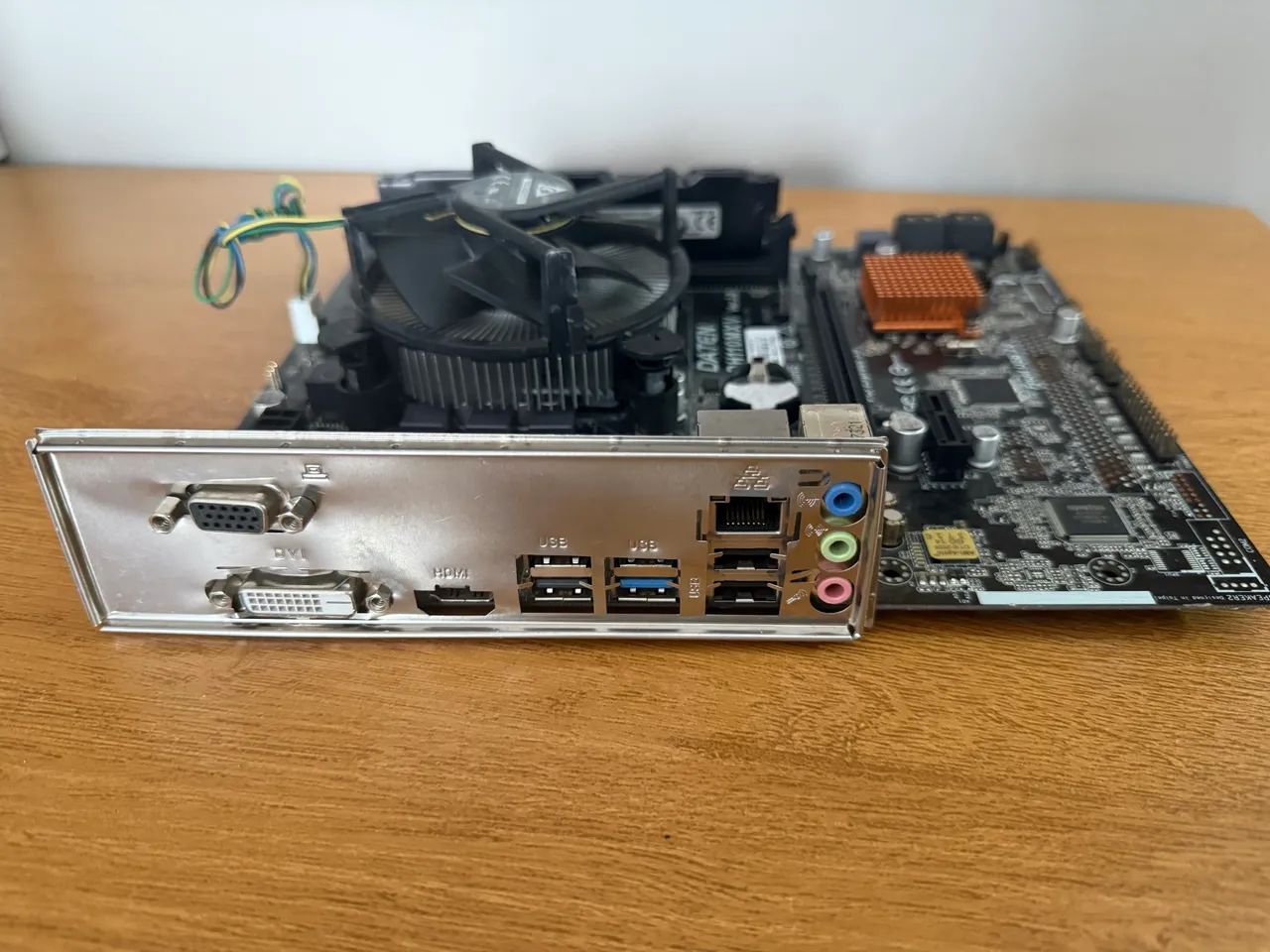 Kit placa mãe LGA1151 (DH110MXV), Intel i3-6300, Cooler e Espelho - SEM MEMÓRIA