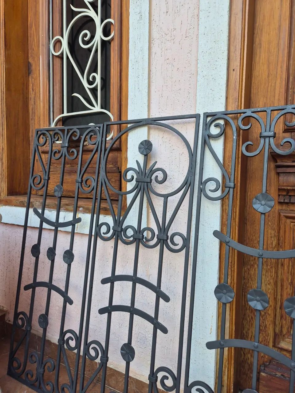 Conjunto de grades de ferro antigas - Foto 3