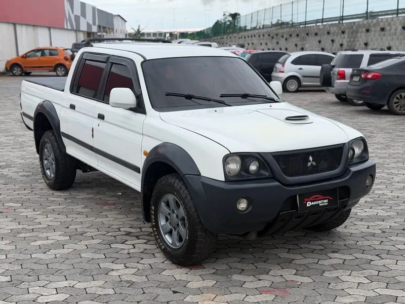 Mitsubishi L200 L200 Tri. Outd. GLX 2.4 CD 4x4 Die. Mec. 2012