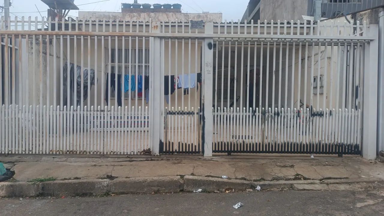 Vende-se portão de 6 metros com portão de pedestre  - Foto 2