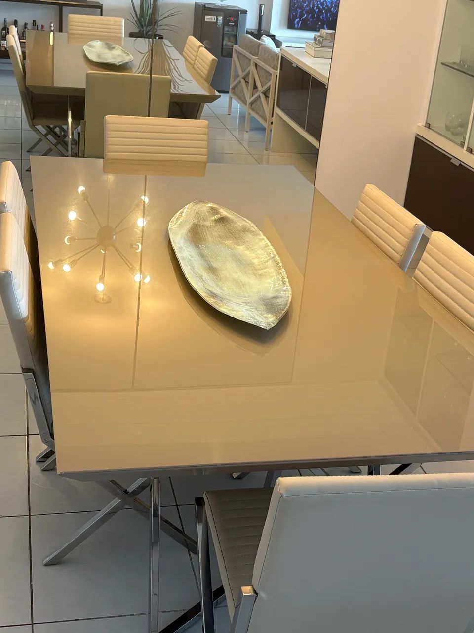 Mesa com vidro pintado fendi c/pe em aço - Foto 2