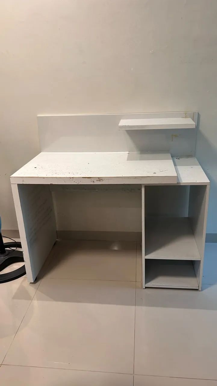 Escrivaninha branca MDF