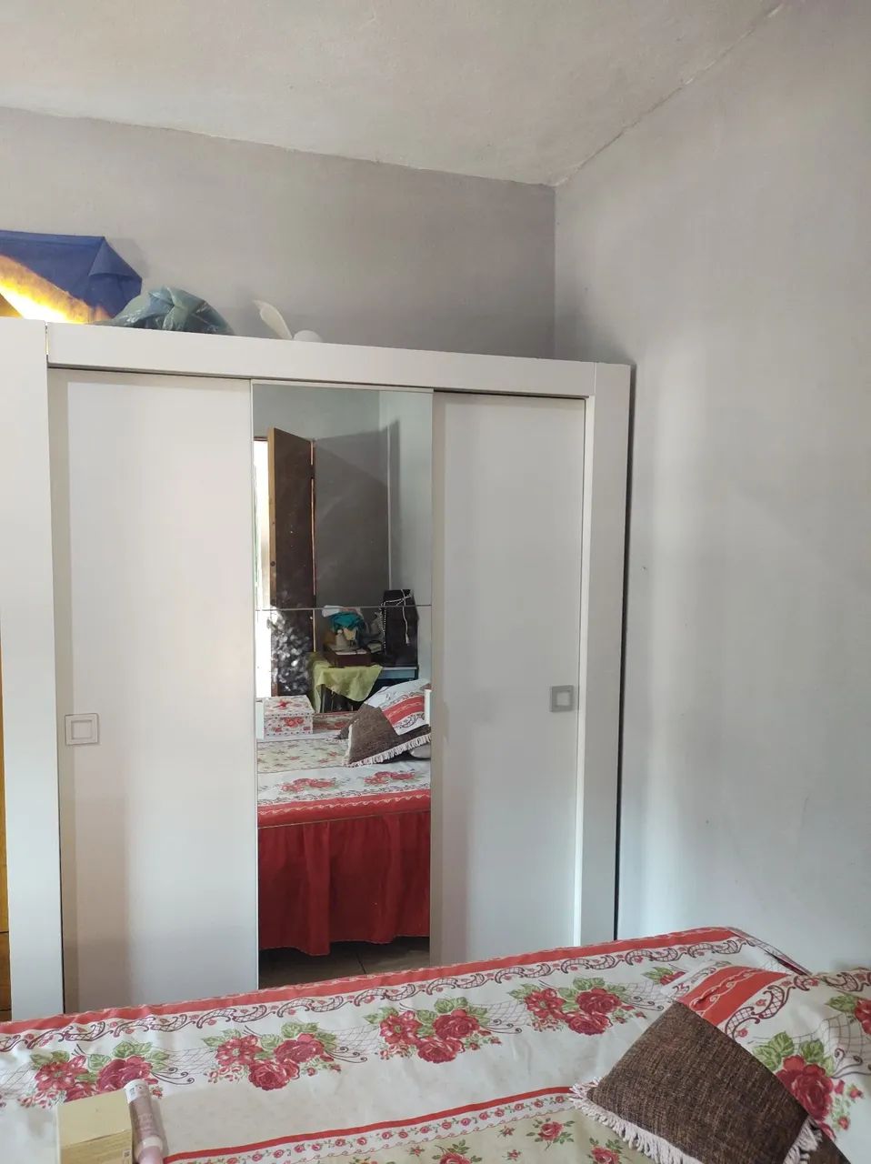 Guarda roupa Solteiro 3 portas de correr  com espelho sem gavetas