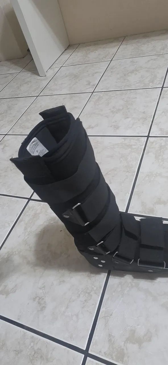 Kit Bota Ortopédica Hidrolight Longa (33 ao 37) + 1 Muleta - Ótimo Estado! - Foto 4