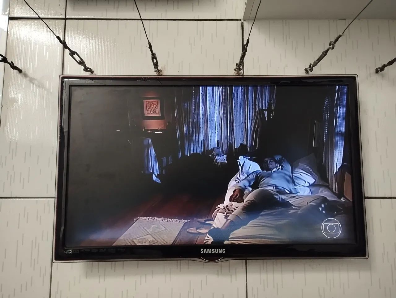 Uma tv Samsung 27 polegadas  - Foto 2