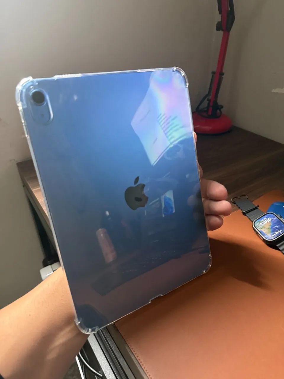 Ipad 11  Wi-fi 128gb e 6GB cor Azul - 2 meses de uso - Troca por memória ou placa de vídeo - Foto 2