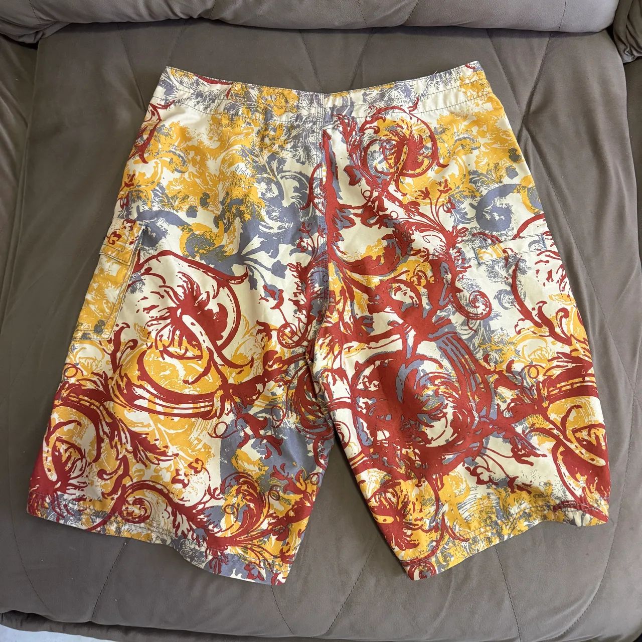 Bermuda Oakley Vintage Floral 44 - Foto 2