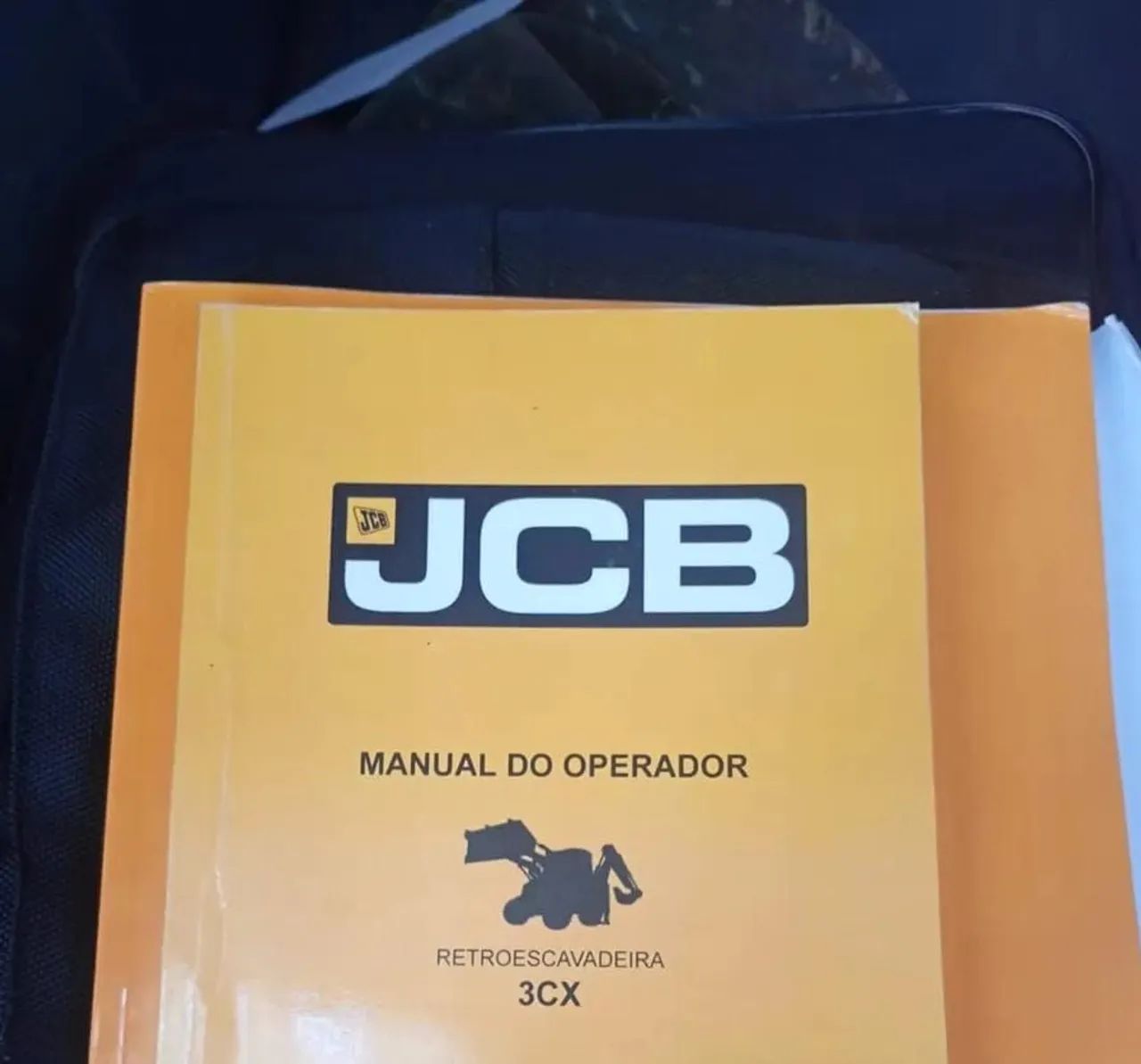 Retroescavadeira Jcb 3cx 4x4 Turbo  - Foto 4