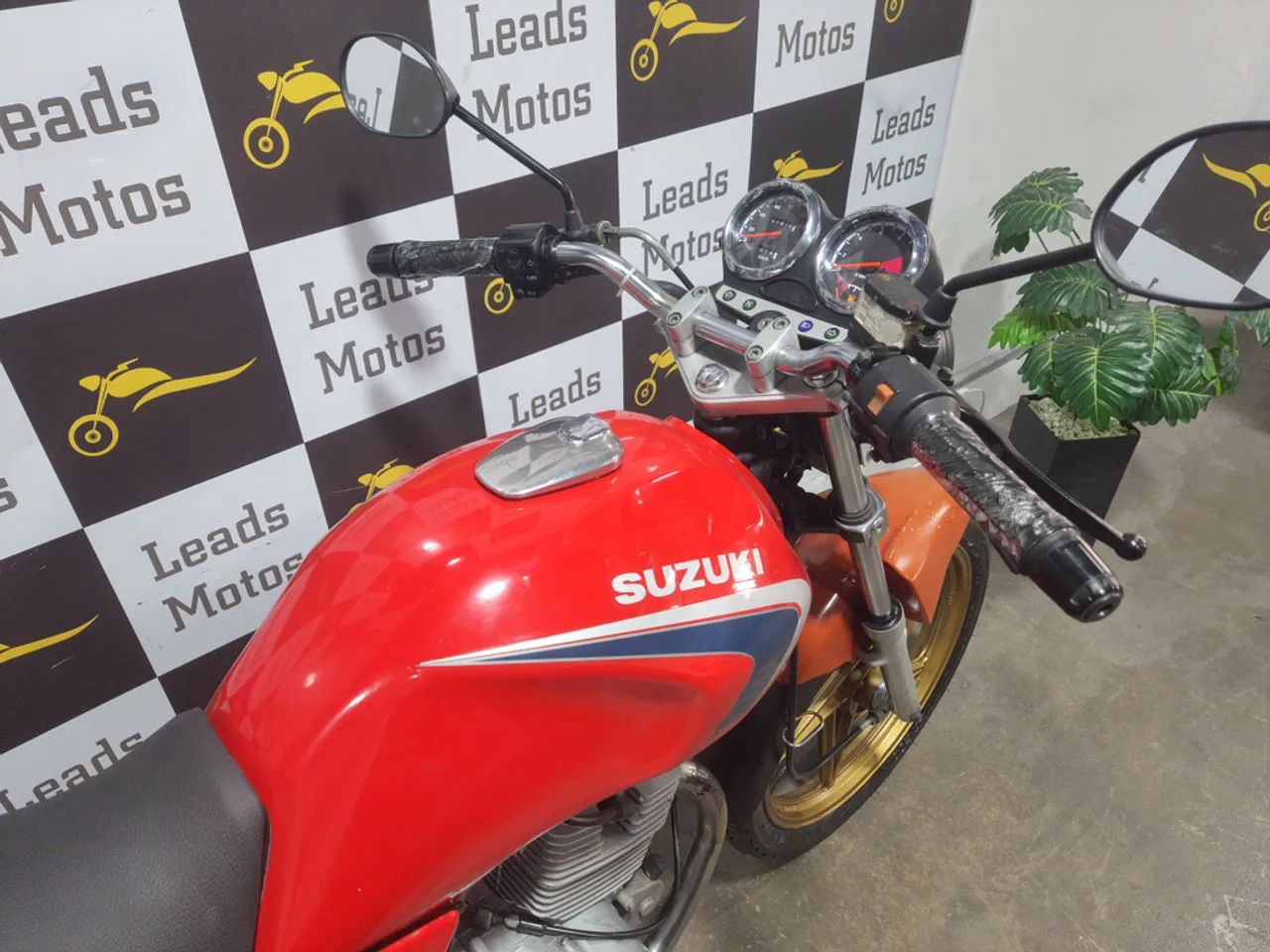 Suzuki YES 125  - Foto 2