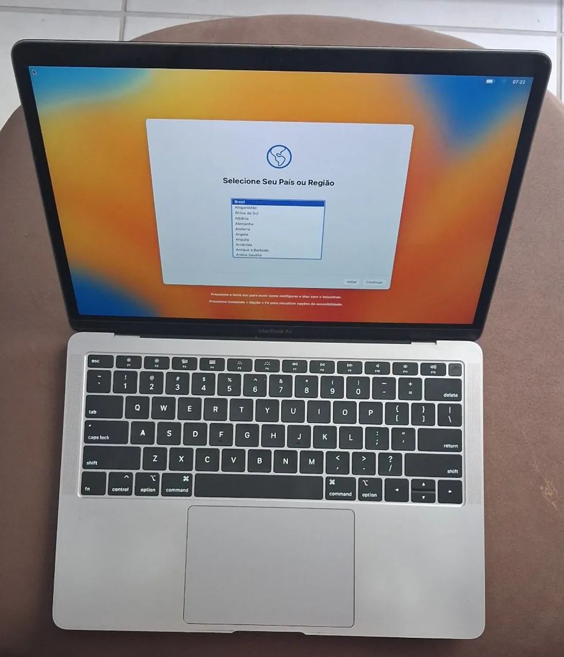 Macbook Air Retina 13-inch 2018<br>Processador: Core i5<br>Memória