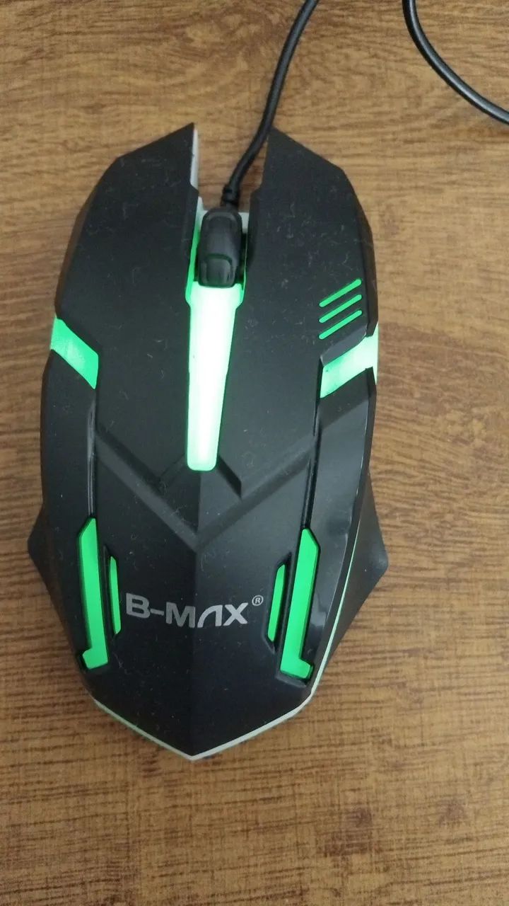 mouse com Lede e fio bom e novo