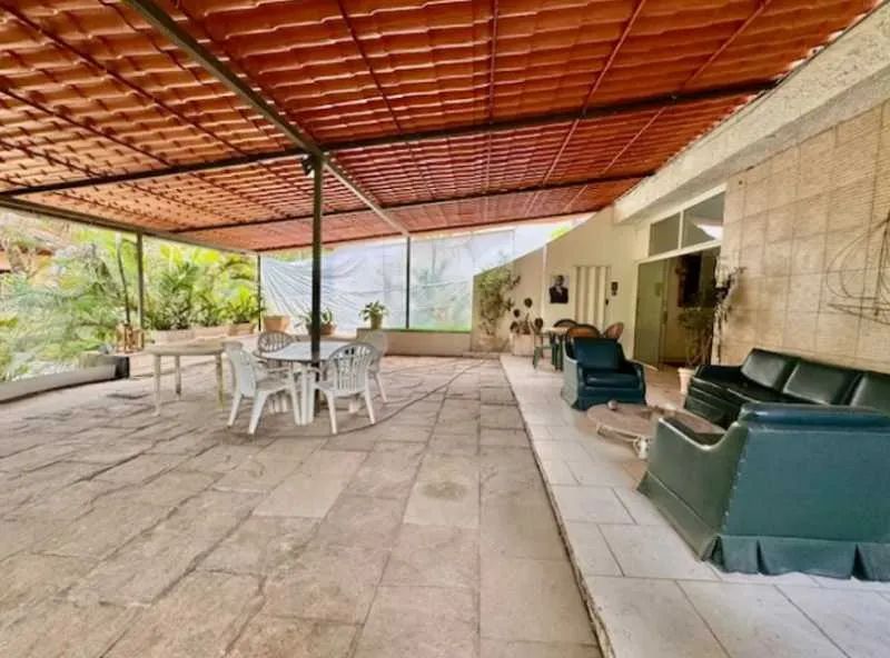 CASA DE 1380M² COM NASCENTE DE ÁGUA E QUADRA DE TÊNIS - Foto 2