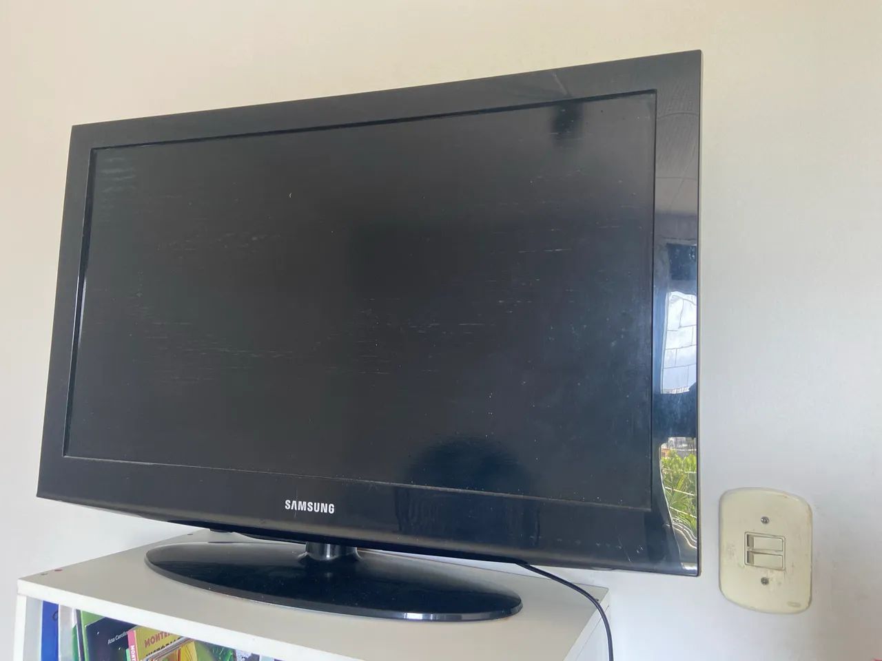 Vende se tv, está sem ligar - Foto 2