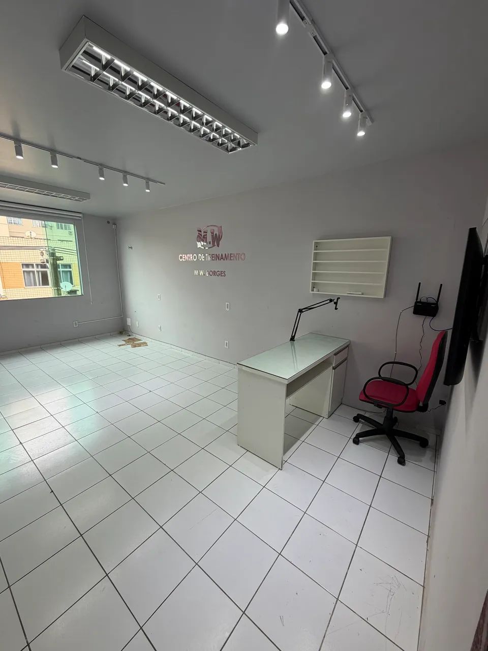 ALUGO SALA COMERCIAL CENTRO DE MACAÉ - Foto 2
