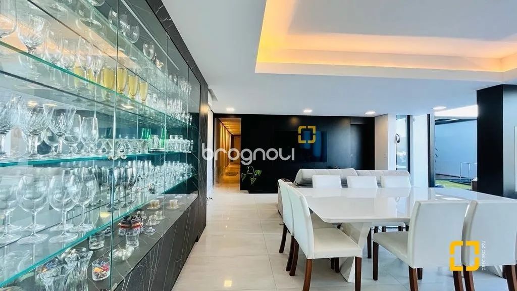 Casa na Trindade com 4 dormitórios com vista espetacular, moderna e requintada - Foto 3