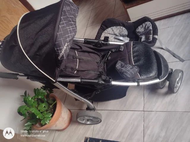 Carrinho de bebê com bebê conforto  - Foto 3