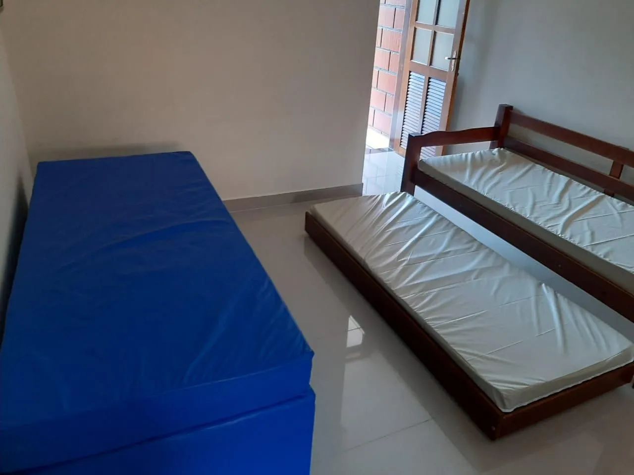 Alugo para Temporada chale na Martin de Sá com piscina e ar condicionado - Foto 9