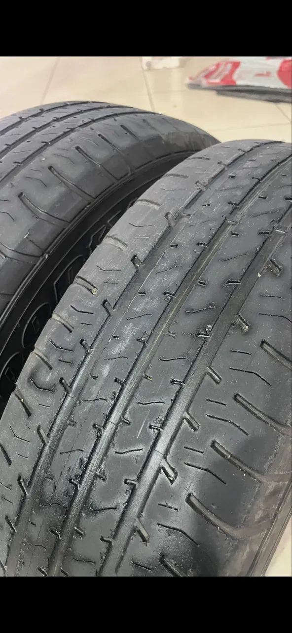 Pneus Goodyear aro 14 185/70r14 muito bons  - Foto 2