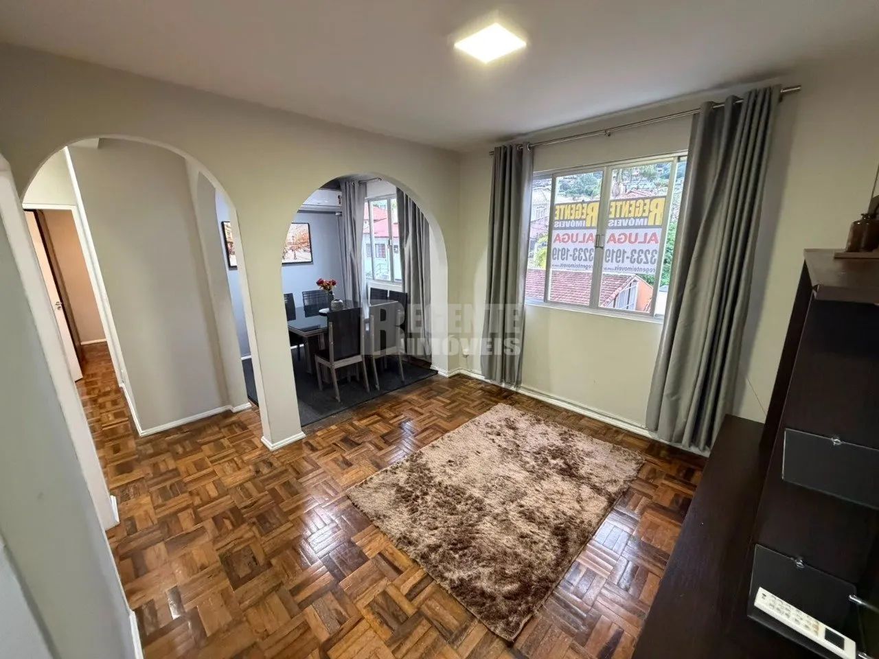Ótimo apartamento de 2 dormitórios para locação no bairro Trindade!