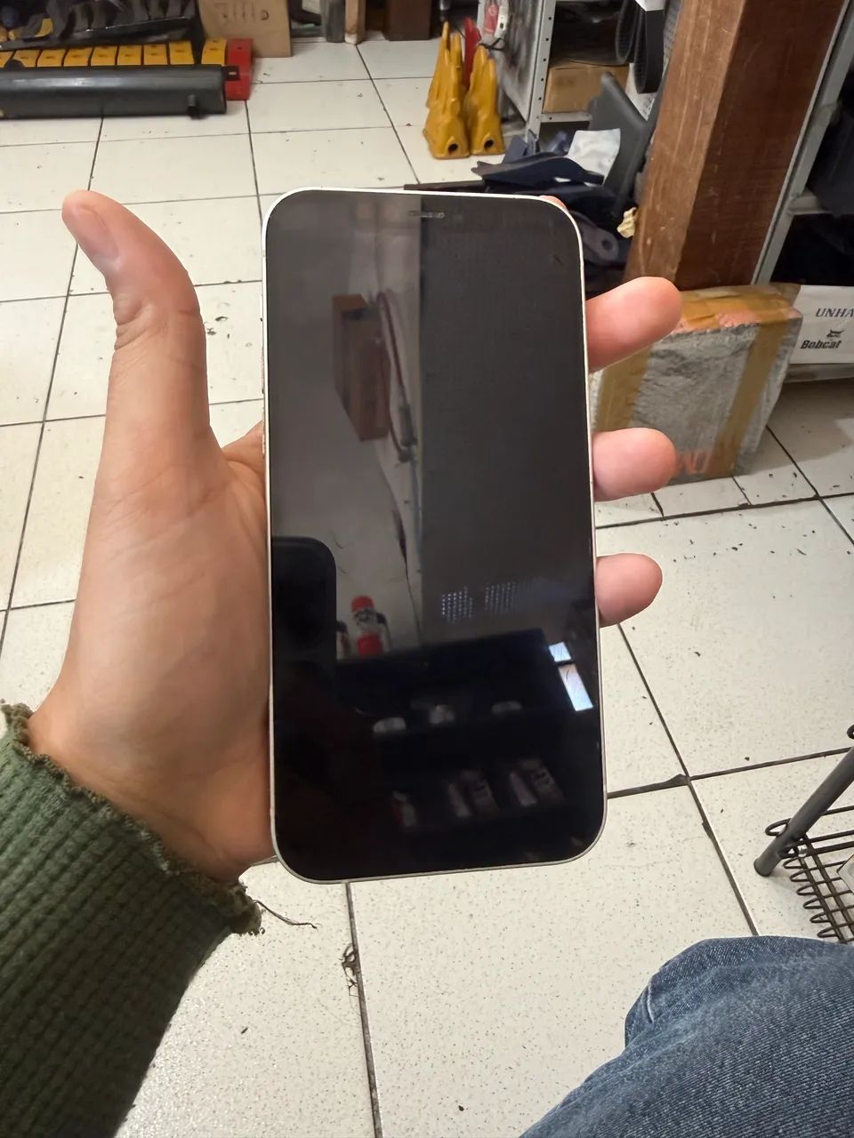 iPhone 12 - 64Gb Muito Conservado. - Foto 2