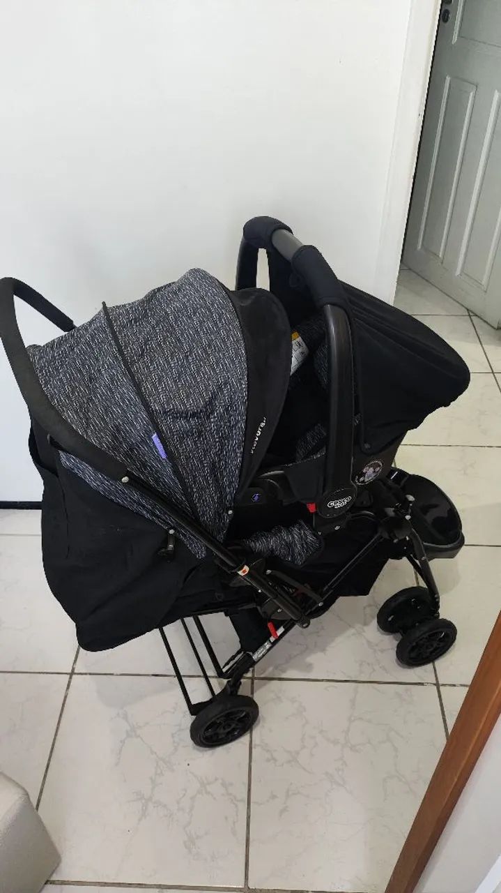 Carrinho de bebê Cosco Travel System Reverse + bebê conforto 