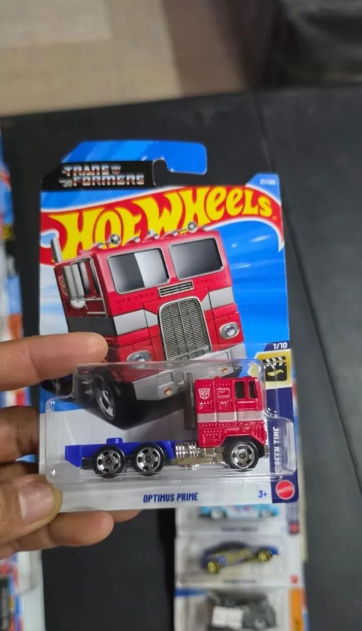 Hot Wheels Optmus Prime 