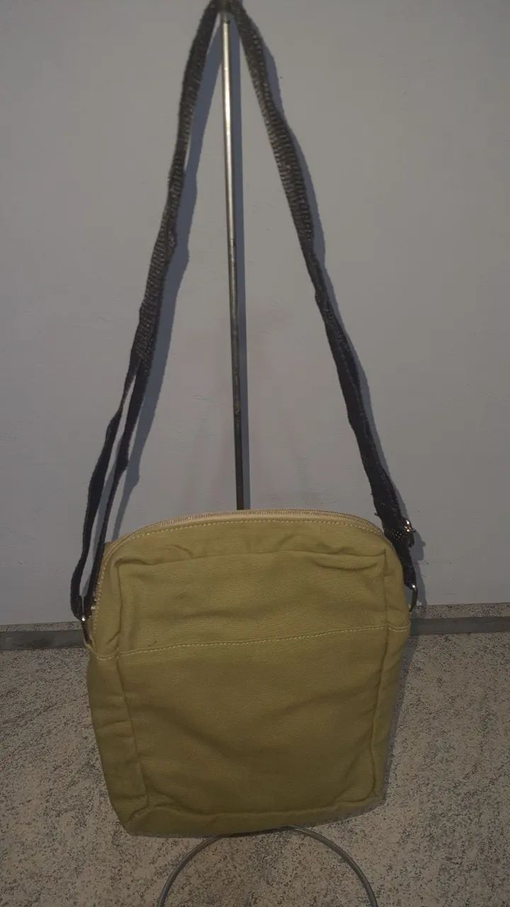 Bolsa básica em lona, alça  regulável 