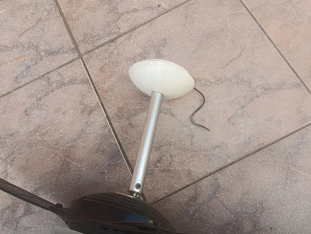 Ventilador de teto com luminária. - Foto 3