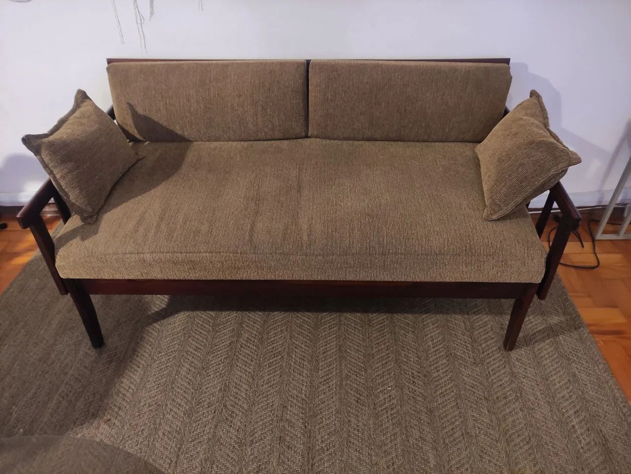Sofá-Cama Gelli Original em Madeira Maciça - Design Brasileiro 
