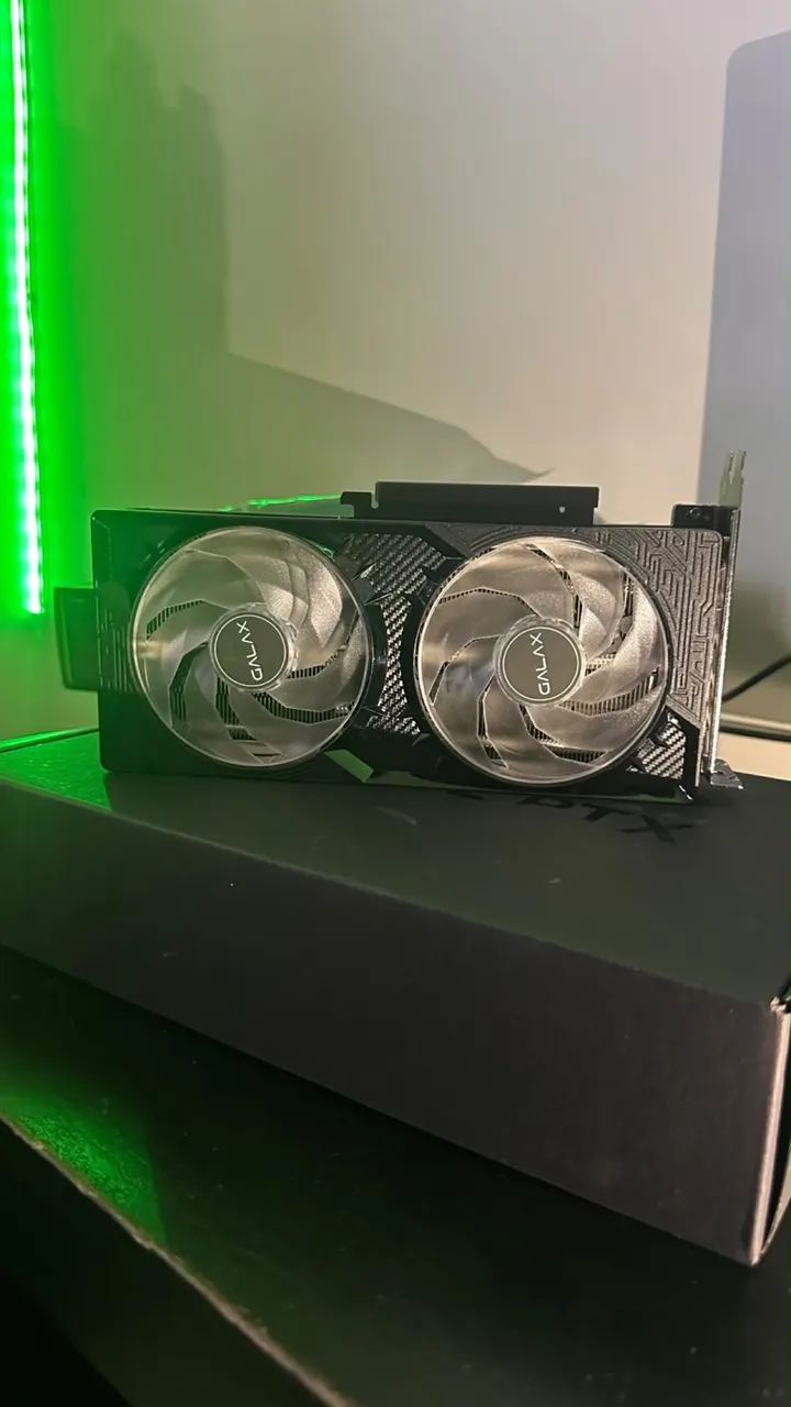 Vende-se RTX 5060 ti 8GB - Foto 2