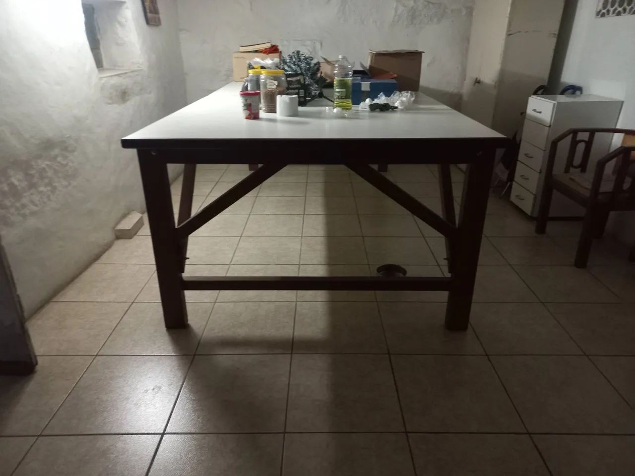 Mesa nova de madeira