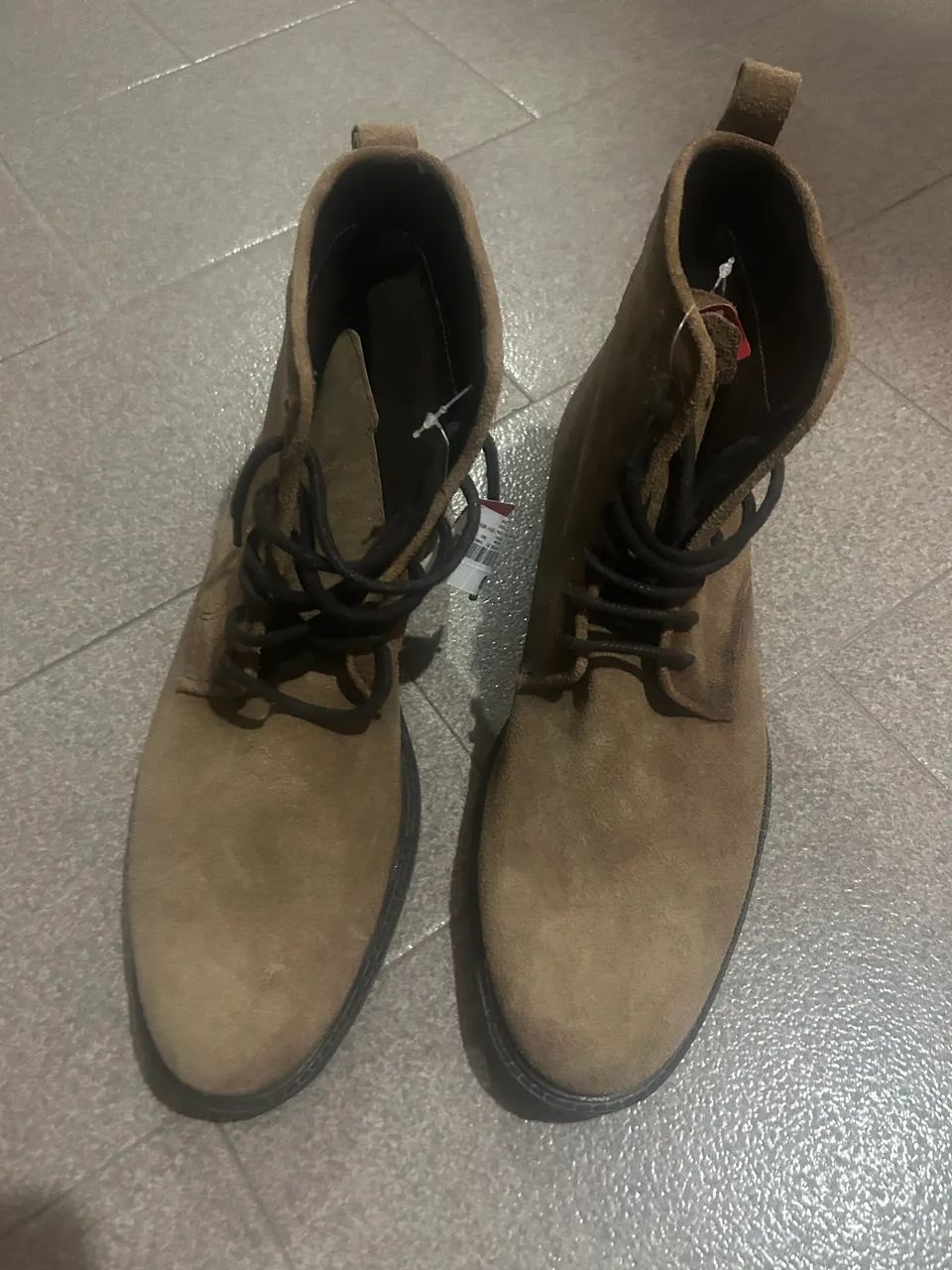 bota casual em camurça, Nova. Nunca usada. - Foto 2