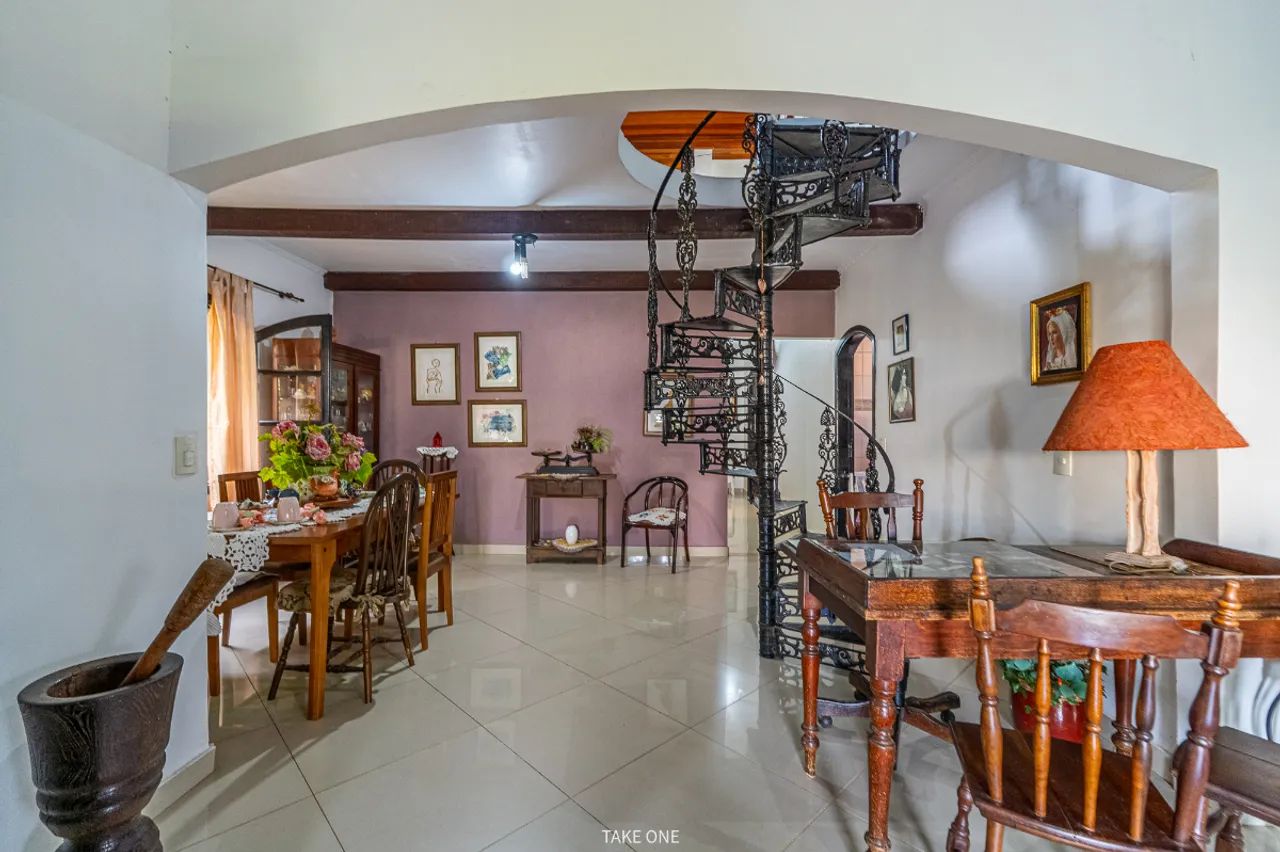 Casa para venda em Jardim Chapadão com 3 quartos, sendo 3 suítes, 293m² - Foto 2