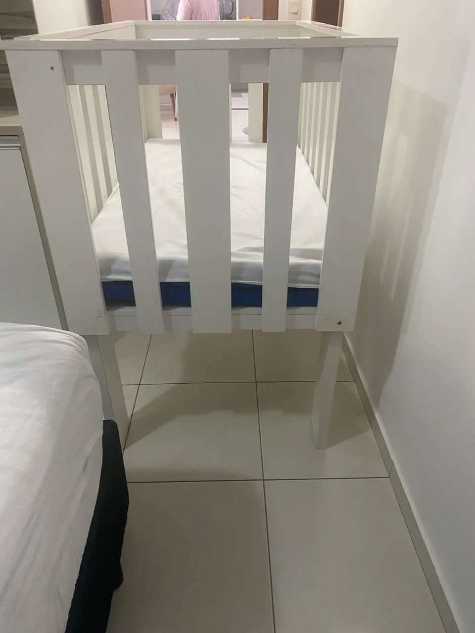 Berço de madeira maciça, branco  - Foto 3