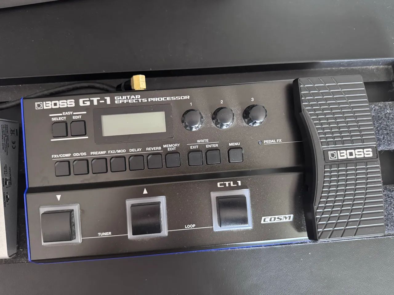 Pedaleira Boss GT-1 + Fonte Boss PSA-120zs Original - Instrumentos