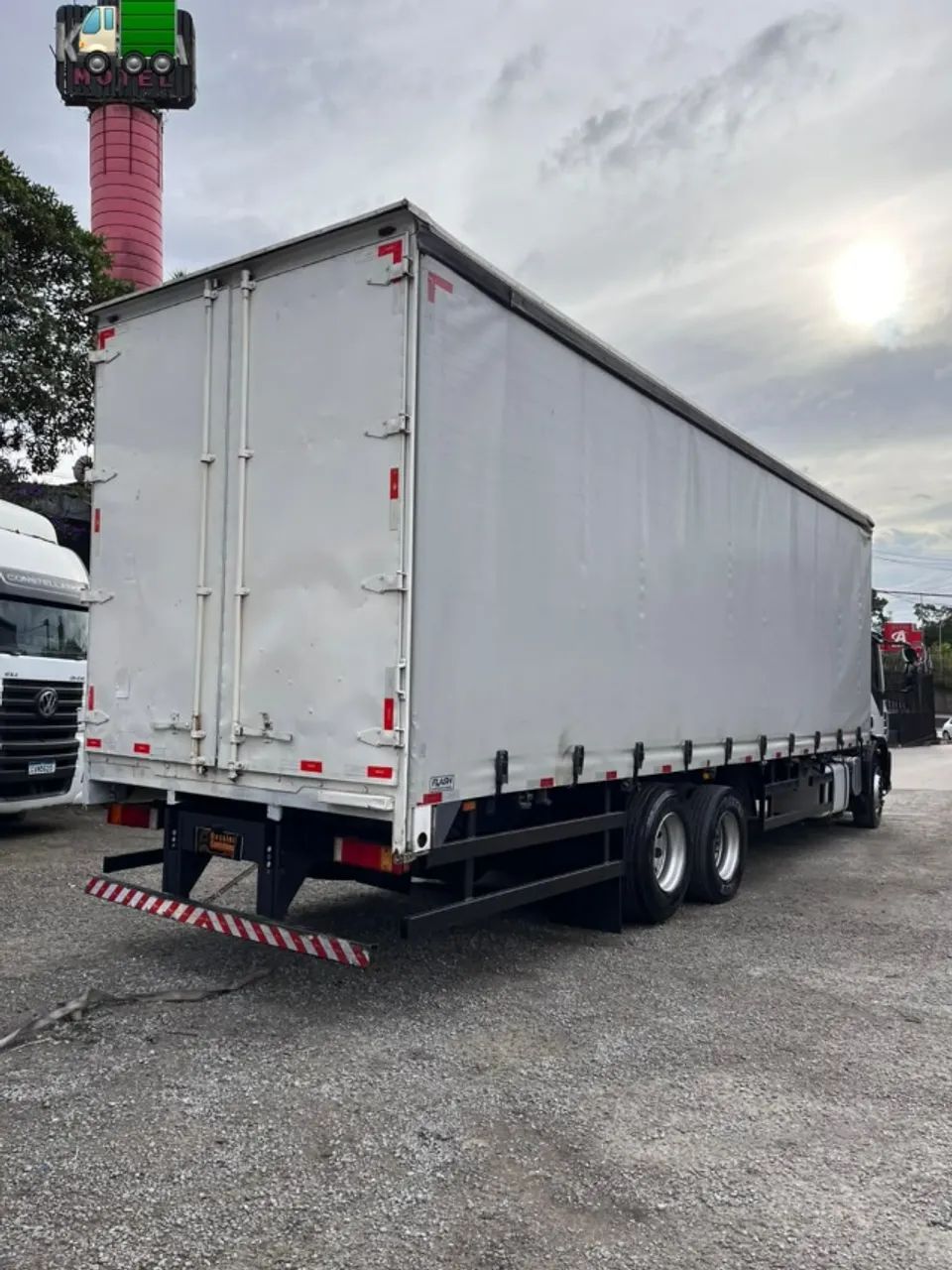 Iveco Tector 240e28S 2016 Baú sider - Foto 5