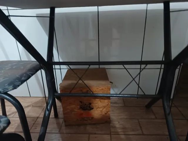 MESA COM 4 CADEIRAS - Foto 3