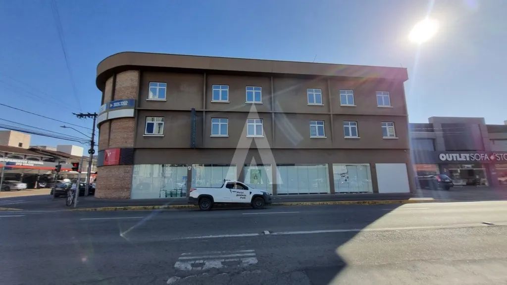 Sala Comercial de 96,26 m² com divisória em vidro no Centro. - Foto 2