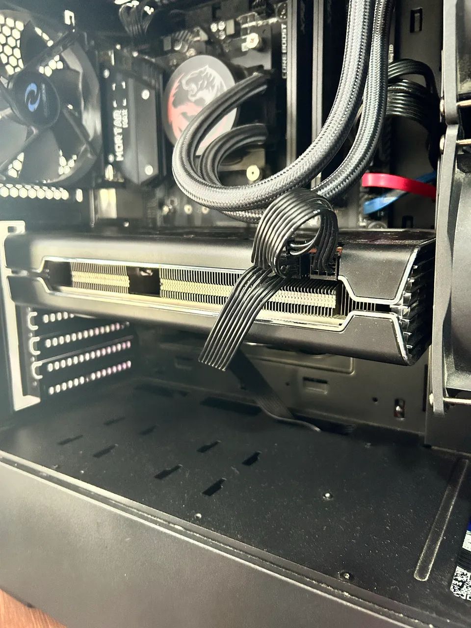 Placa de Vídeo RX 5700 XT - Usada  - Foto 5